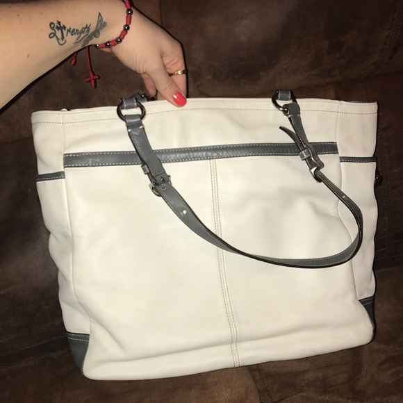 Authentic Coach Purse - Picture 3 of 6